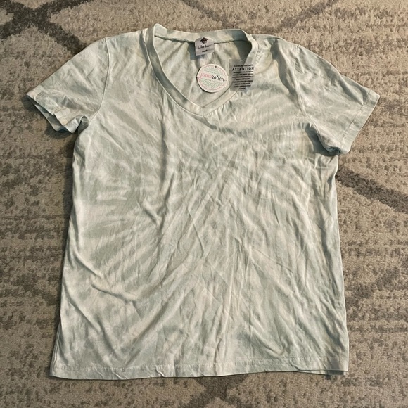 Tie Dye Green and White Tee Shirt Small Size but runs large - Picture 1 of 4